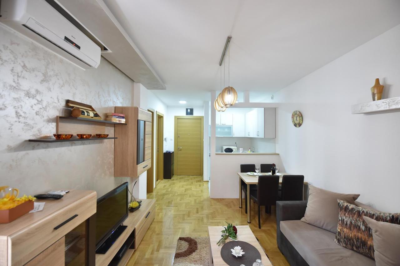 Apartment Sinisa With Garage Нови-Сад Экстерьер фото